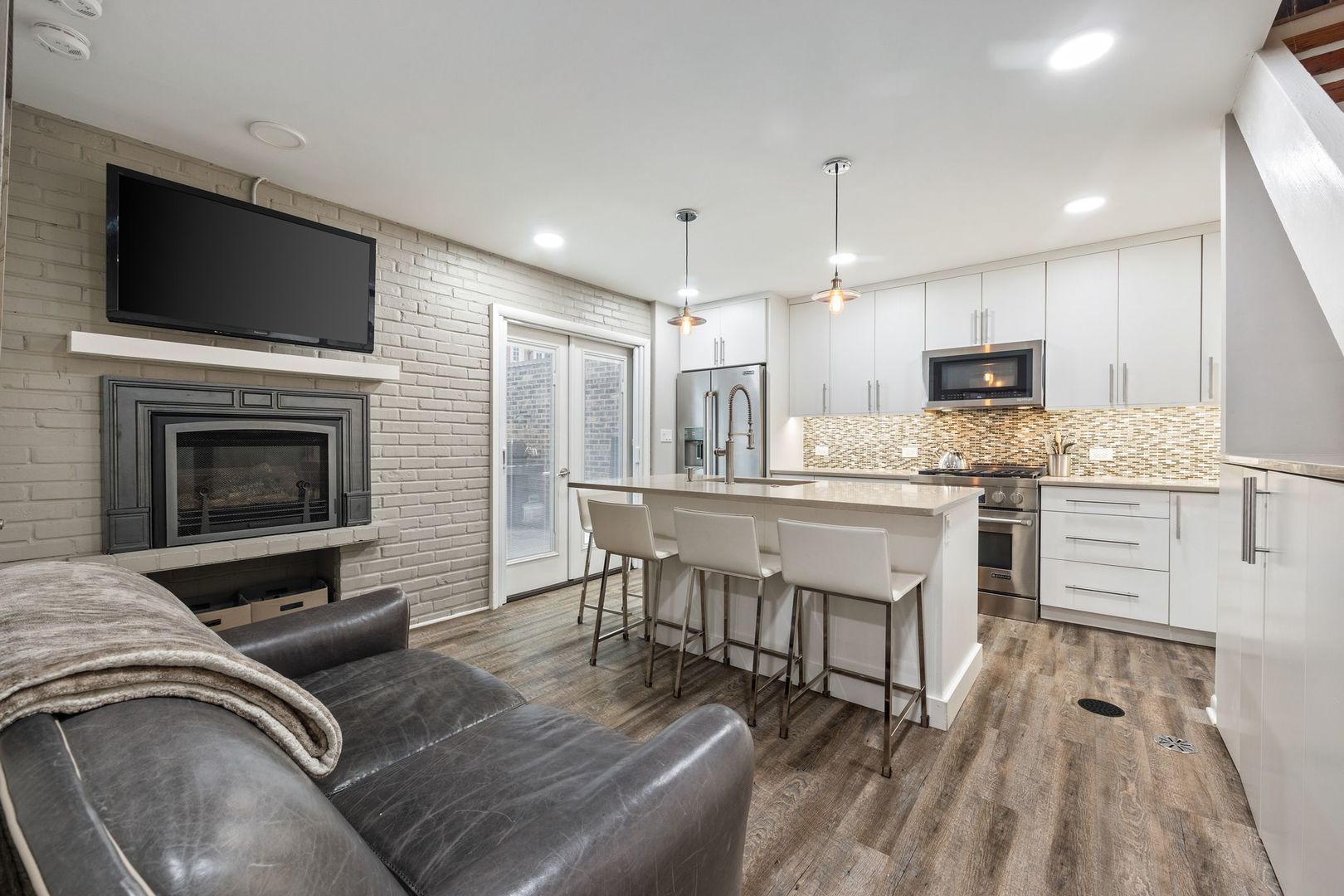 1719 N Mohawk Street Unit: E