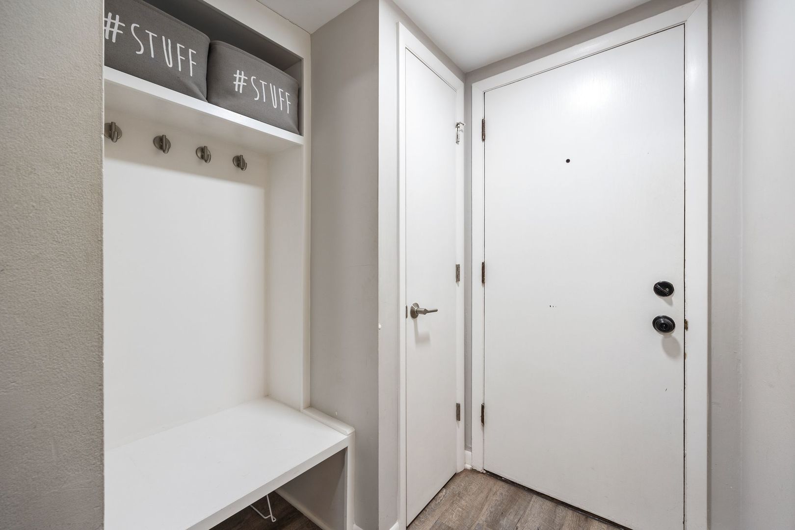 1719 N Mohawk Street Unit: E