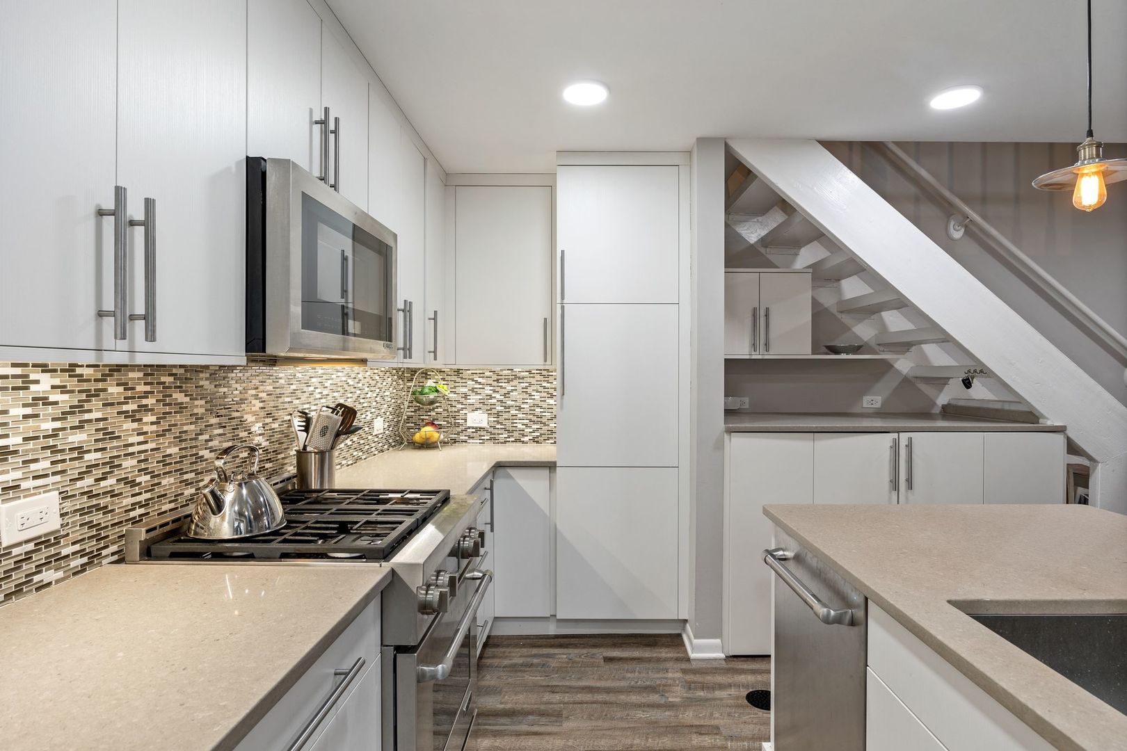 1719 N Mohawk Street Unit: E