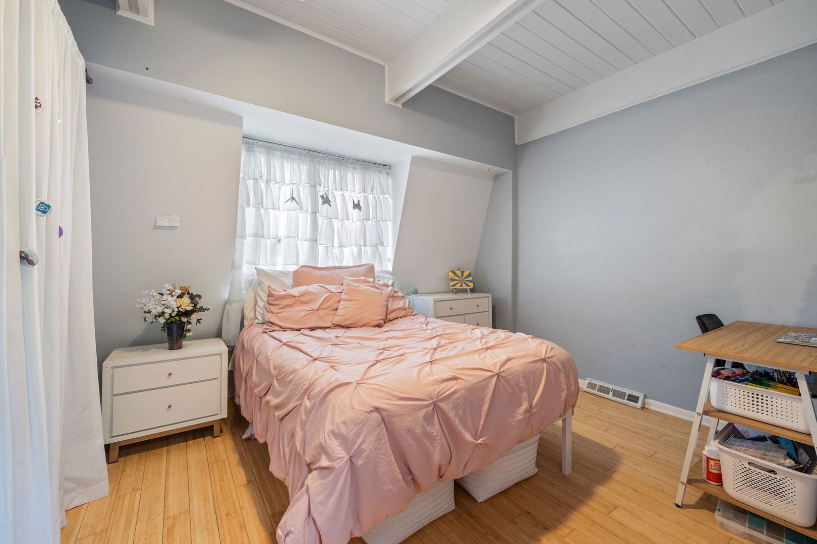 1719 N Mohawk Street Unit: E