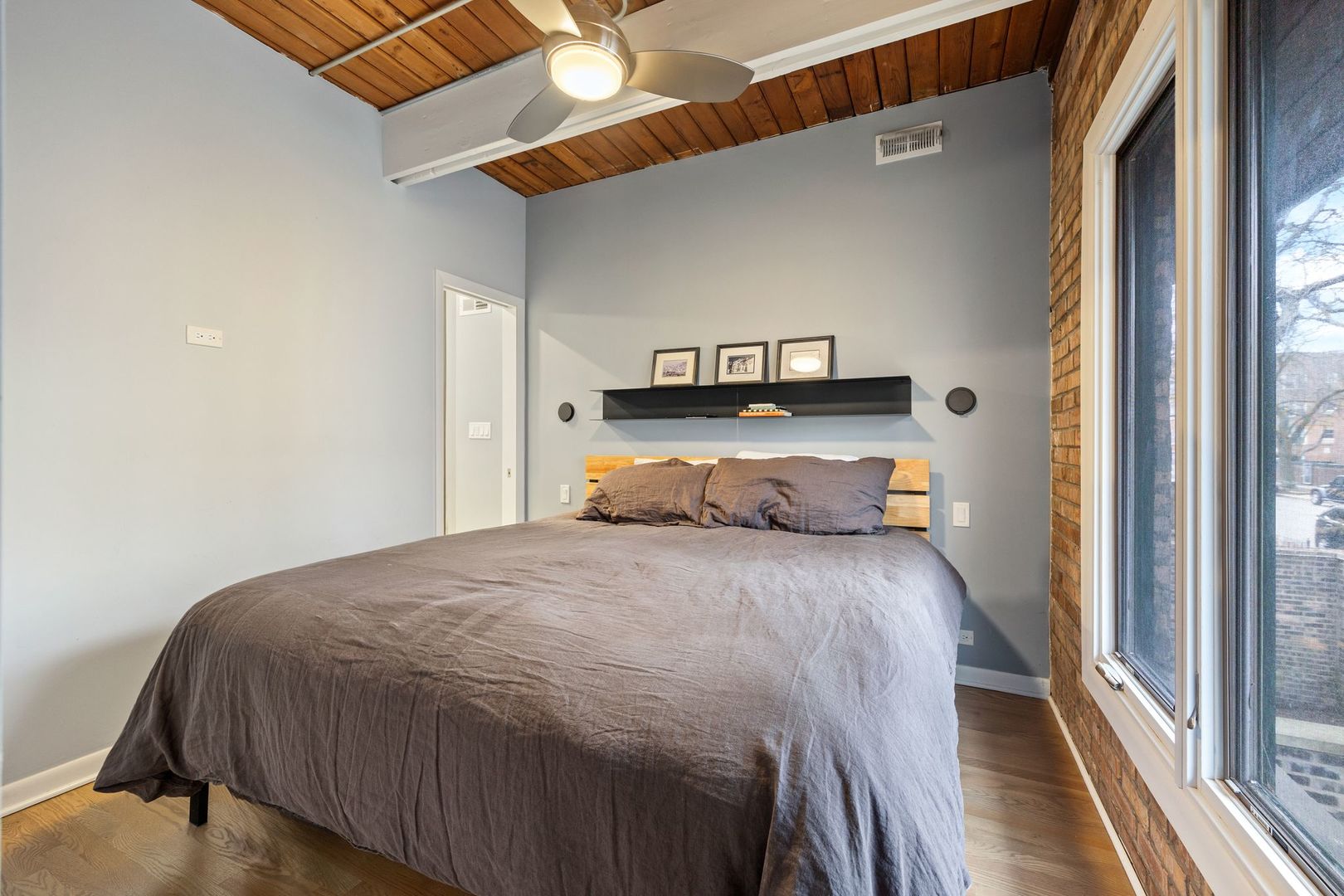 1719 N Mohawk Street Unit: E