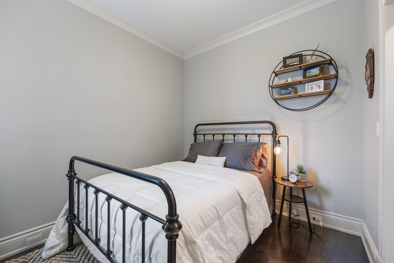 4245 N Lincoln Avenue Unit: 3