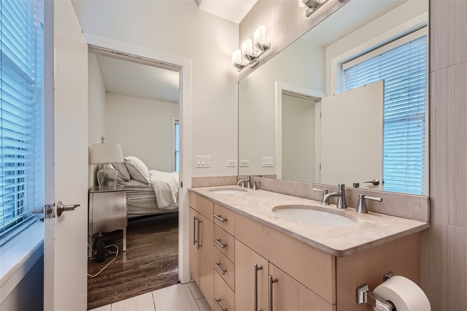 4055 N Wolcott Avenue Unit: 1S