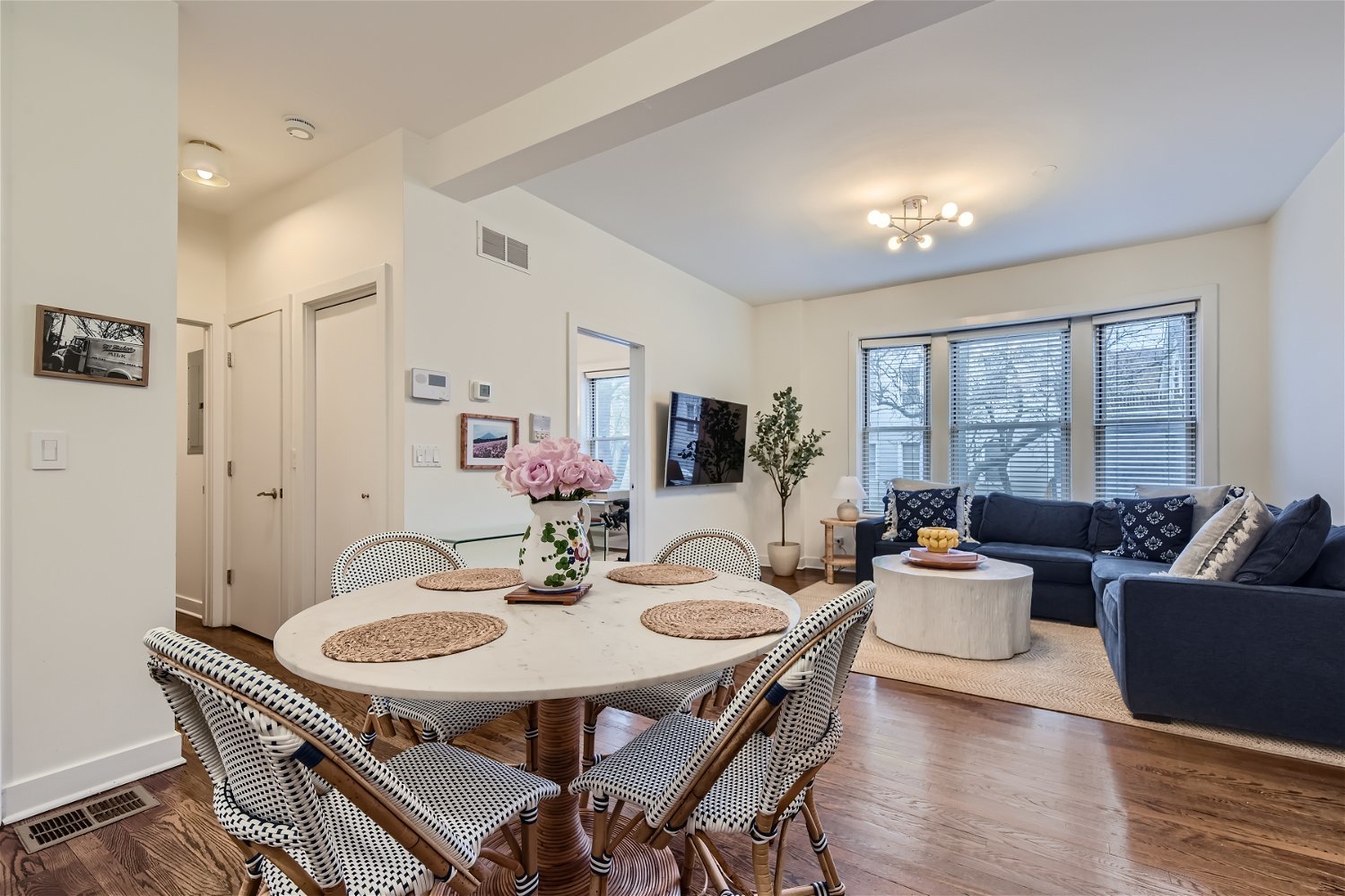 4055 N Wolcott Avenue Unit: 1S