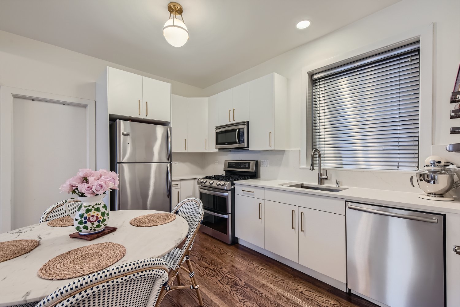 4055 N Wolcott Avenue Unit: 1S
