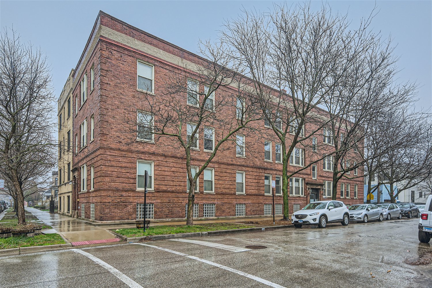 4055 N Wolcott Avenue Unit: 1S
