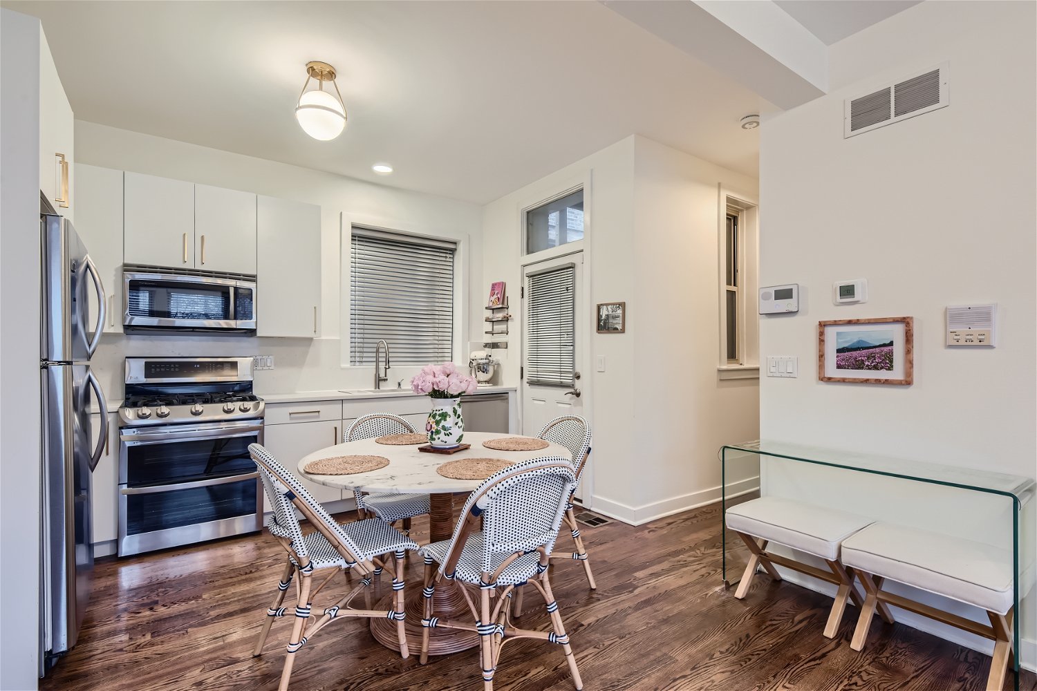 4055 N Wolcott Avenue Unit: 1S