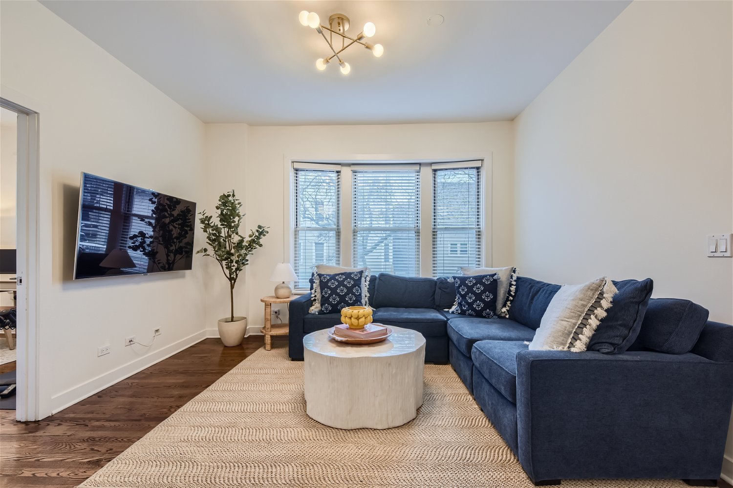 4055 N Wolcott Avenue Unit: 1S