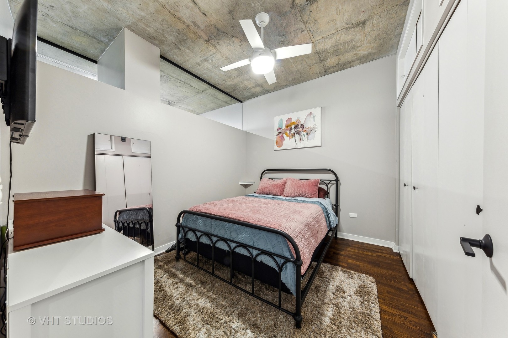 700 N Larrabee Street Unit: 1605