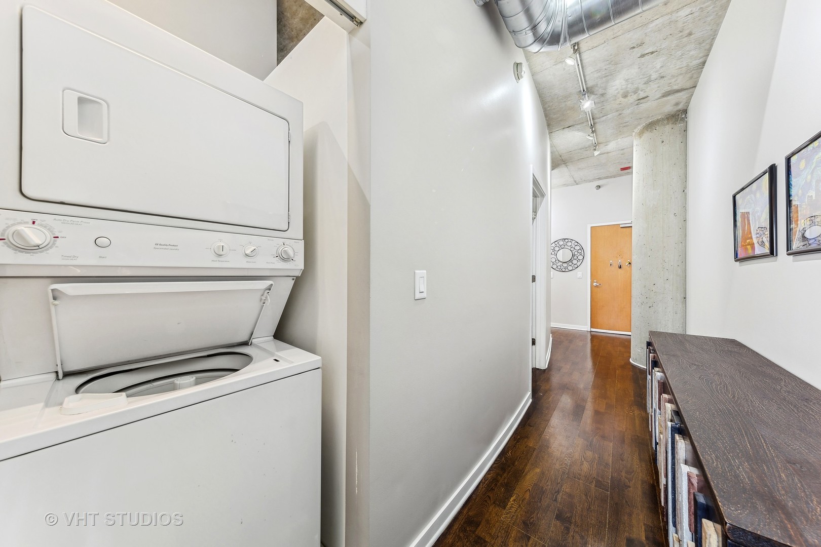 700 N Larrabee Street Unit: 1605
