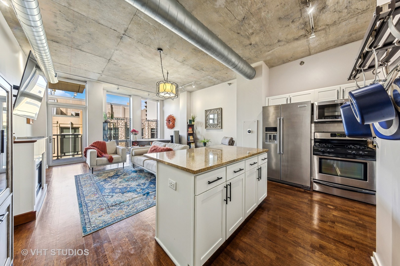 700 N Larrabee Street Unit: 1605