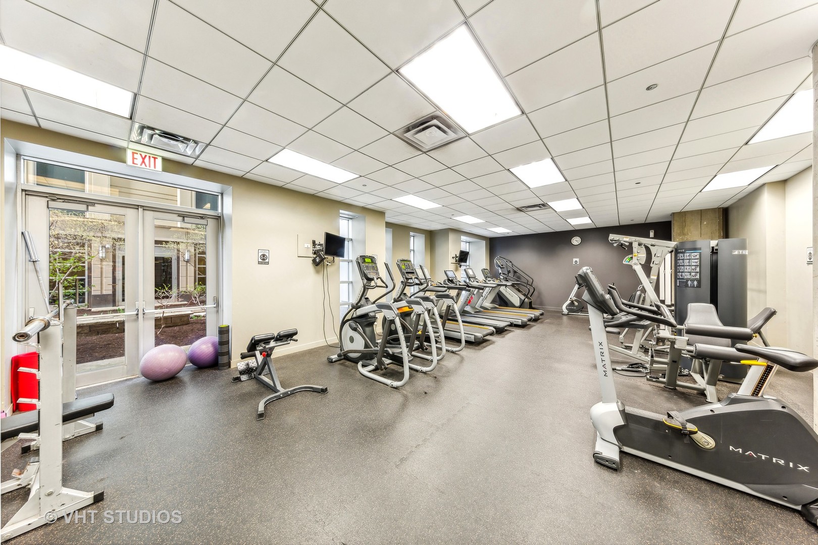 700 N Larrabee Street Unit: 1605