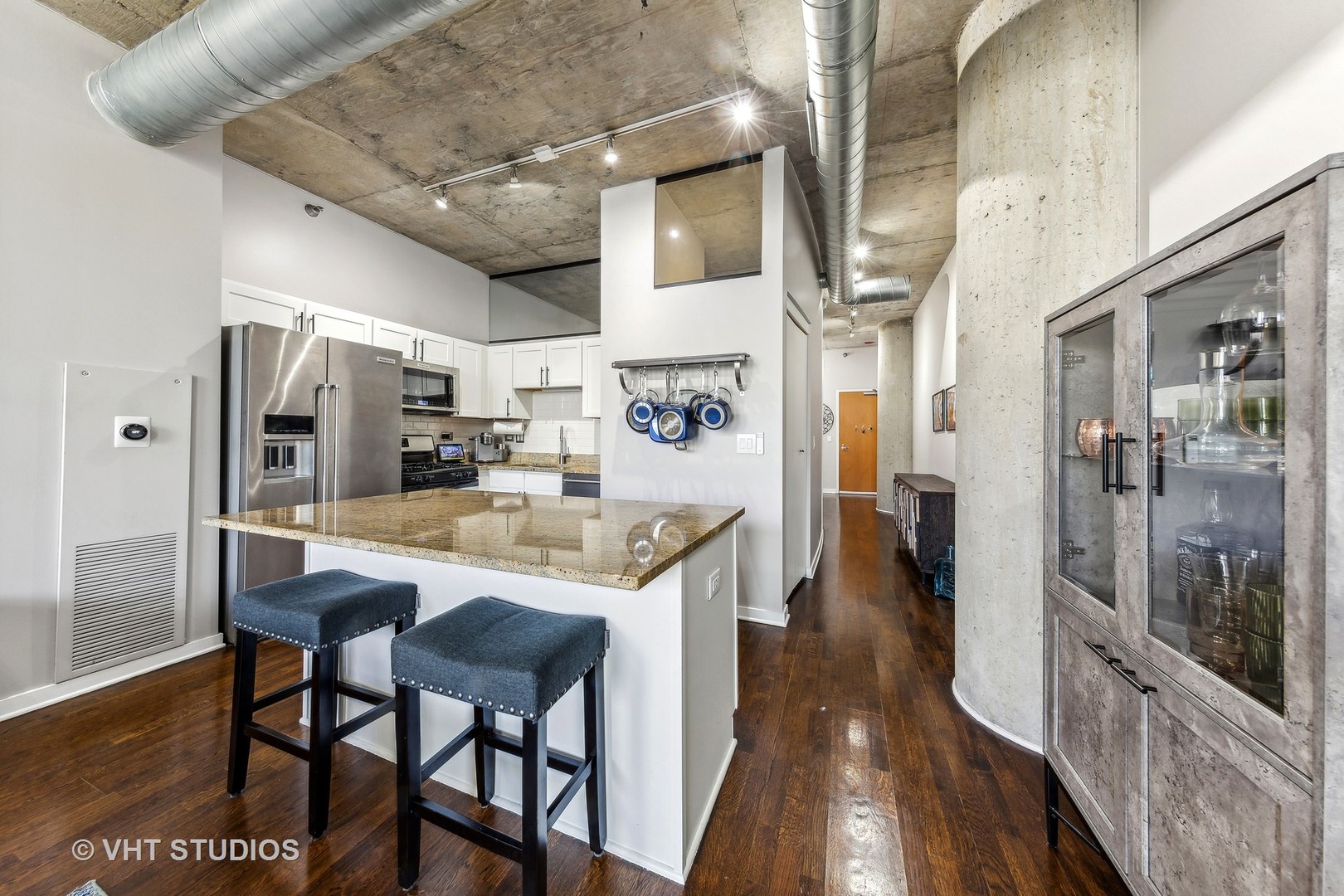 700 N Larrabee Street Unit: 1605