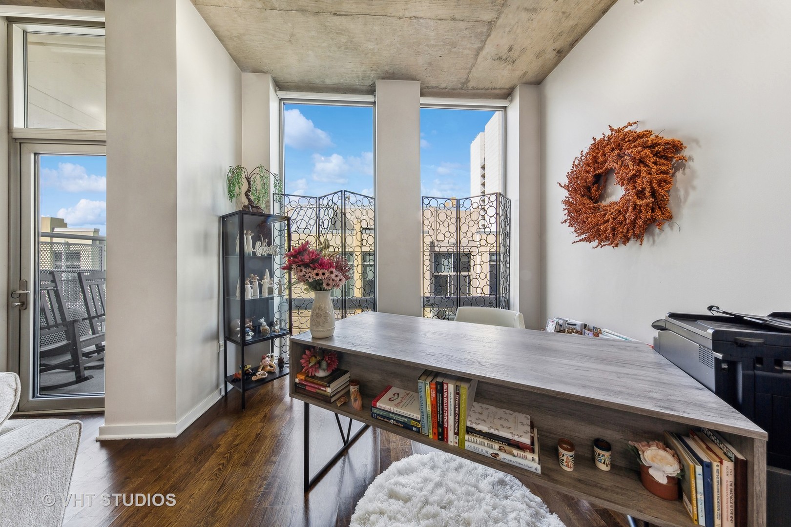 700 N Larrabee Street Unit: 1605