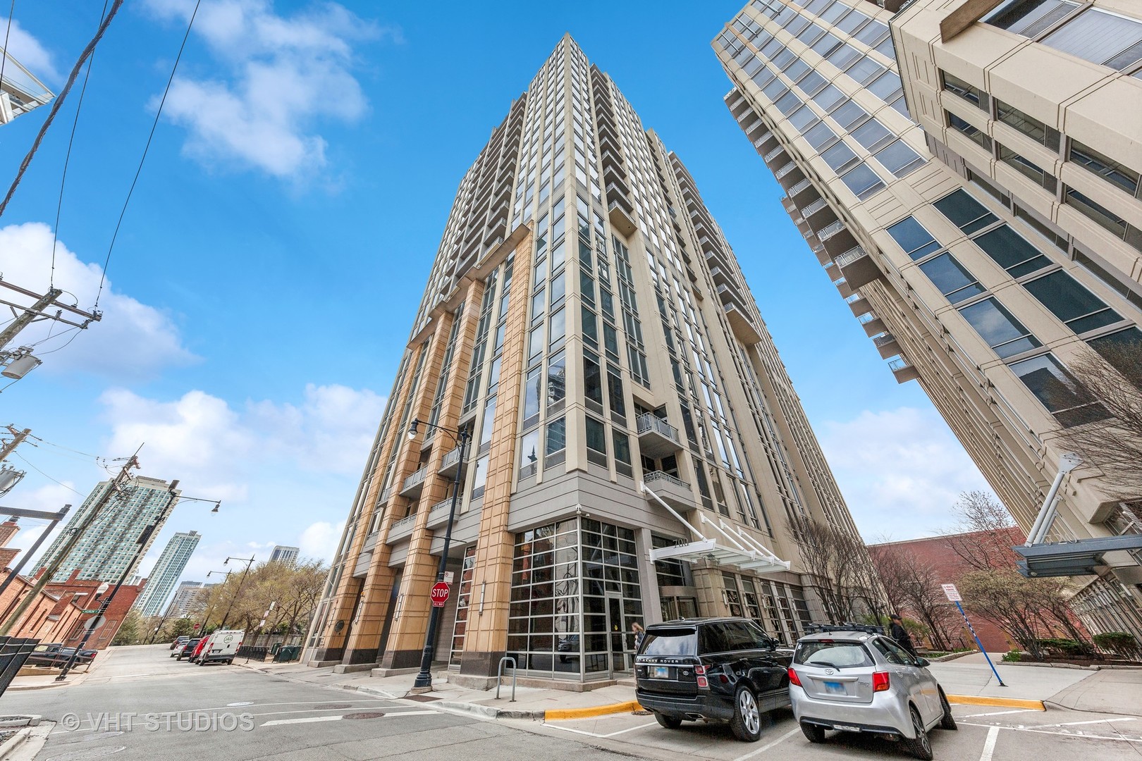 700 N Larrabee Street Unit: 1605
