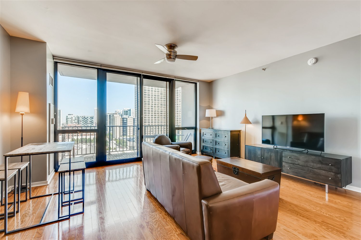 210 S Desplaines Street Unit: 1003