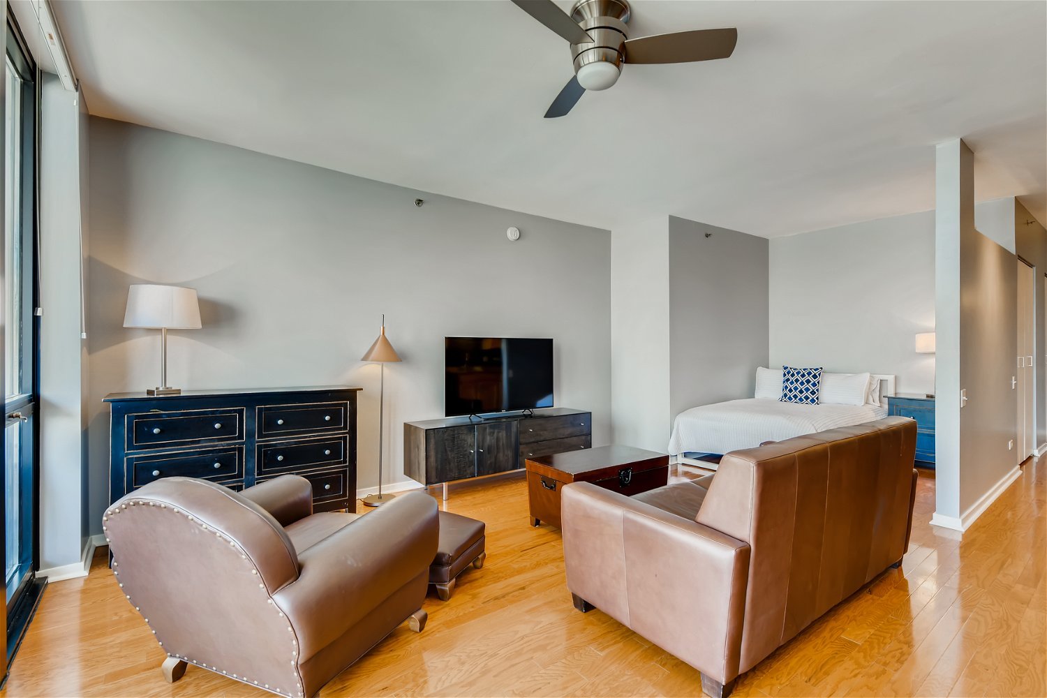 210 S Desplaines Street Unit: 1003