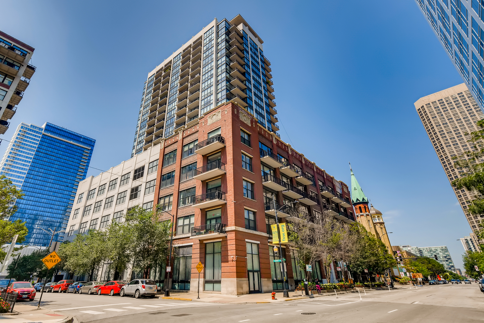 210 S Desplaines Street Unit: 1003