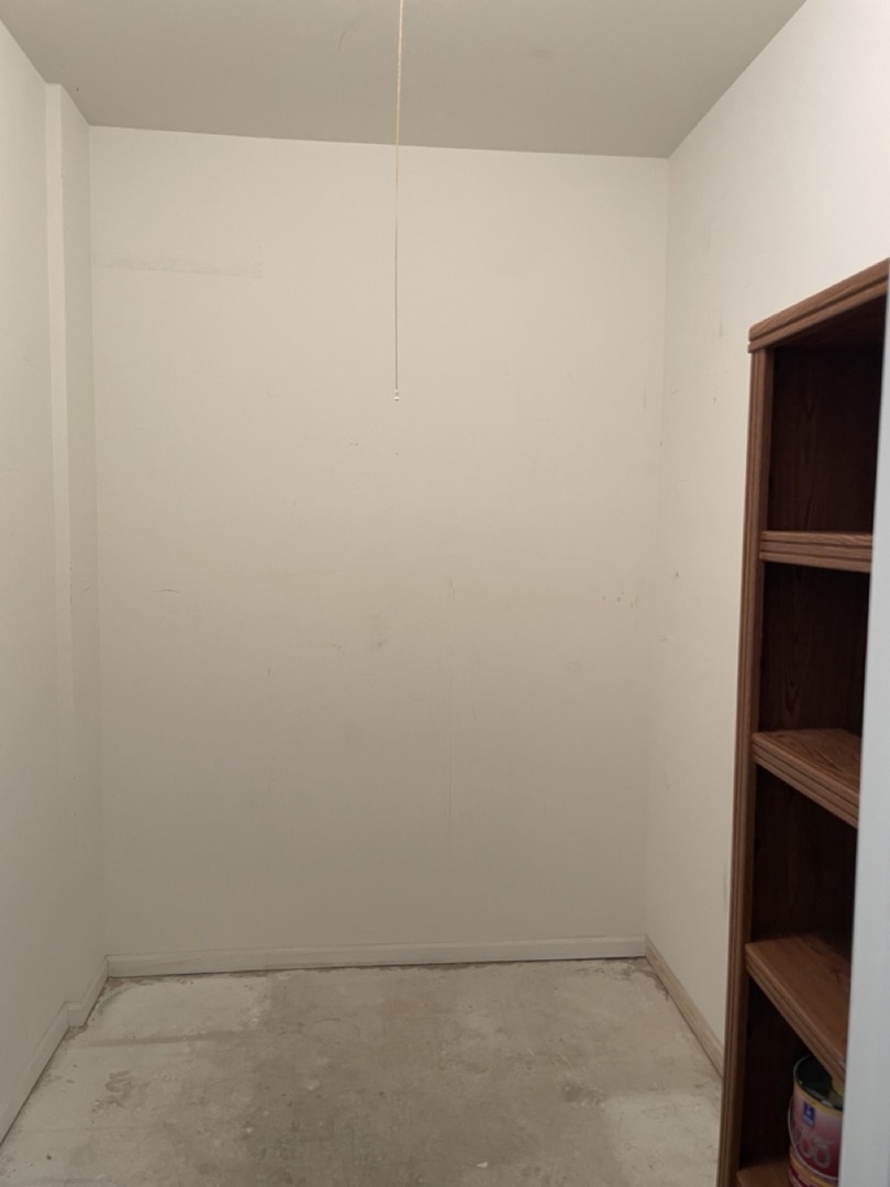 849 W LAKESIDE Place Unit: 2W