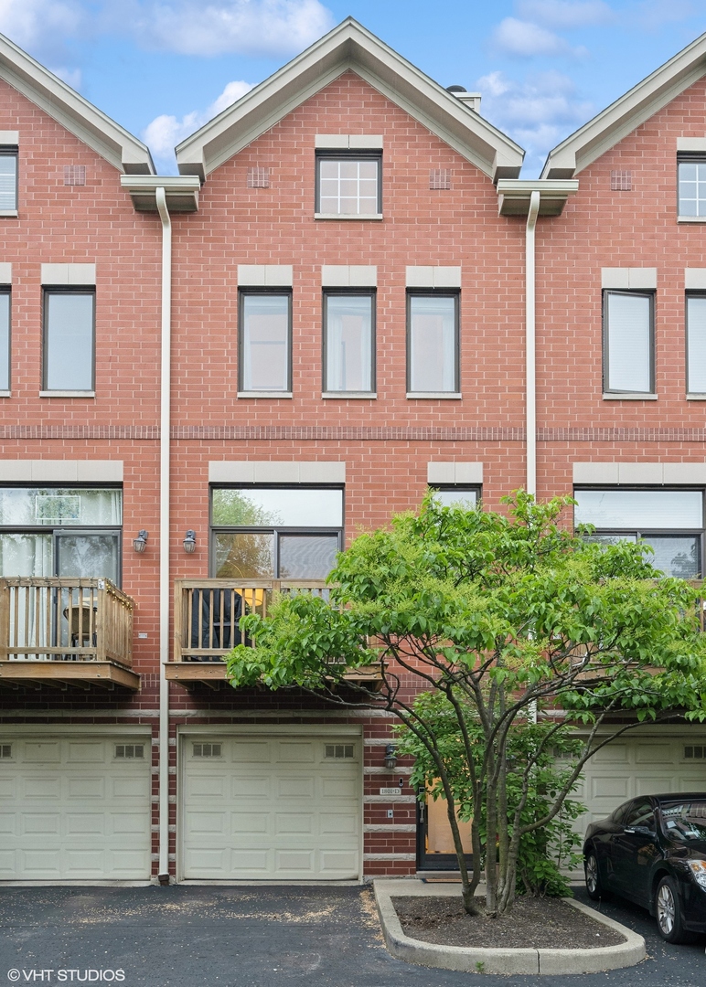 1801 W Winnemac Avenue Unit: D