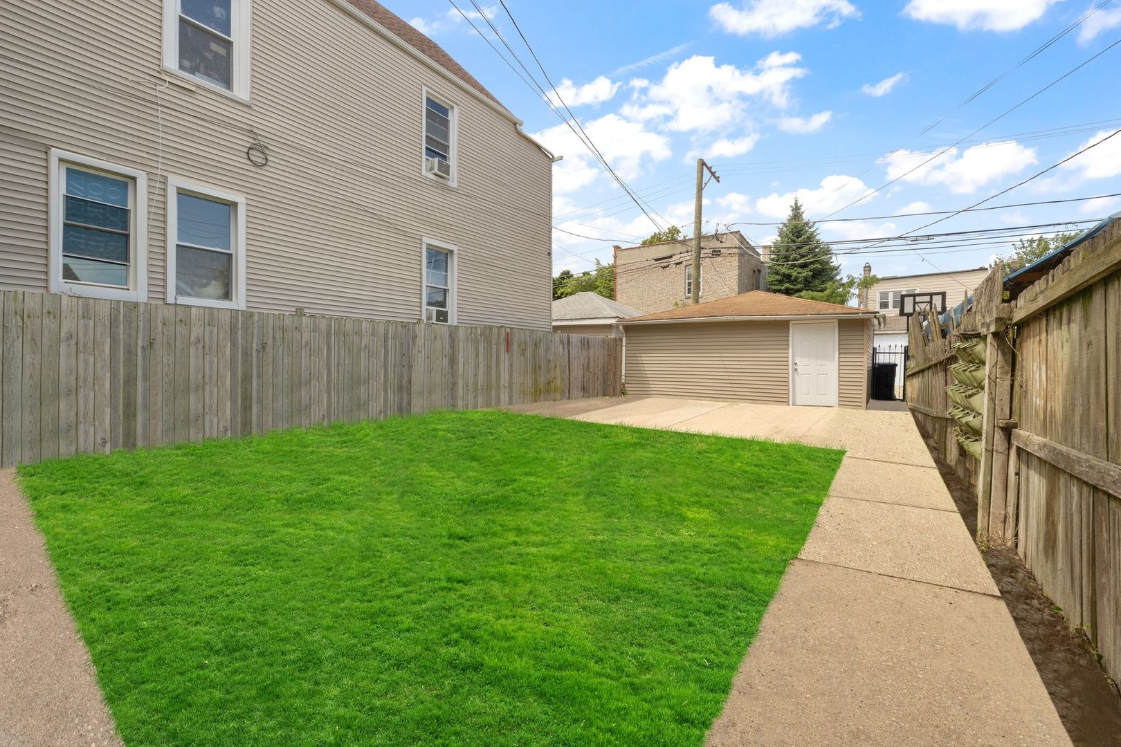 2302 N Hamlin Avenue