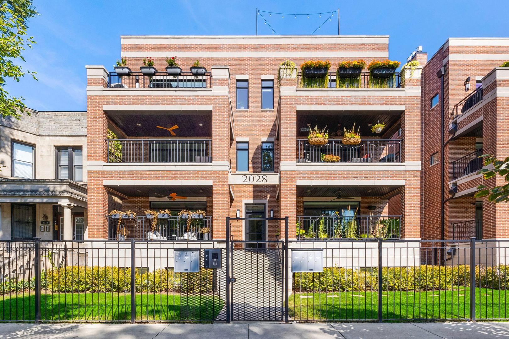2028 W Le Moyne Street Unit: 3W