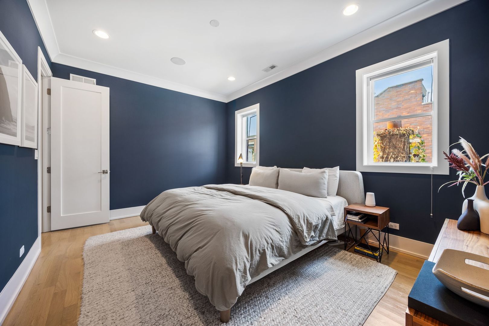 2028 W Le Moyne Street Unit: 3W