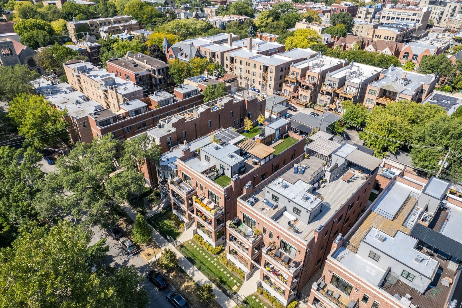 2028 W Le Moyne Street Unit: 3W