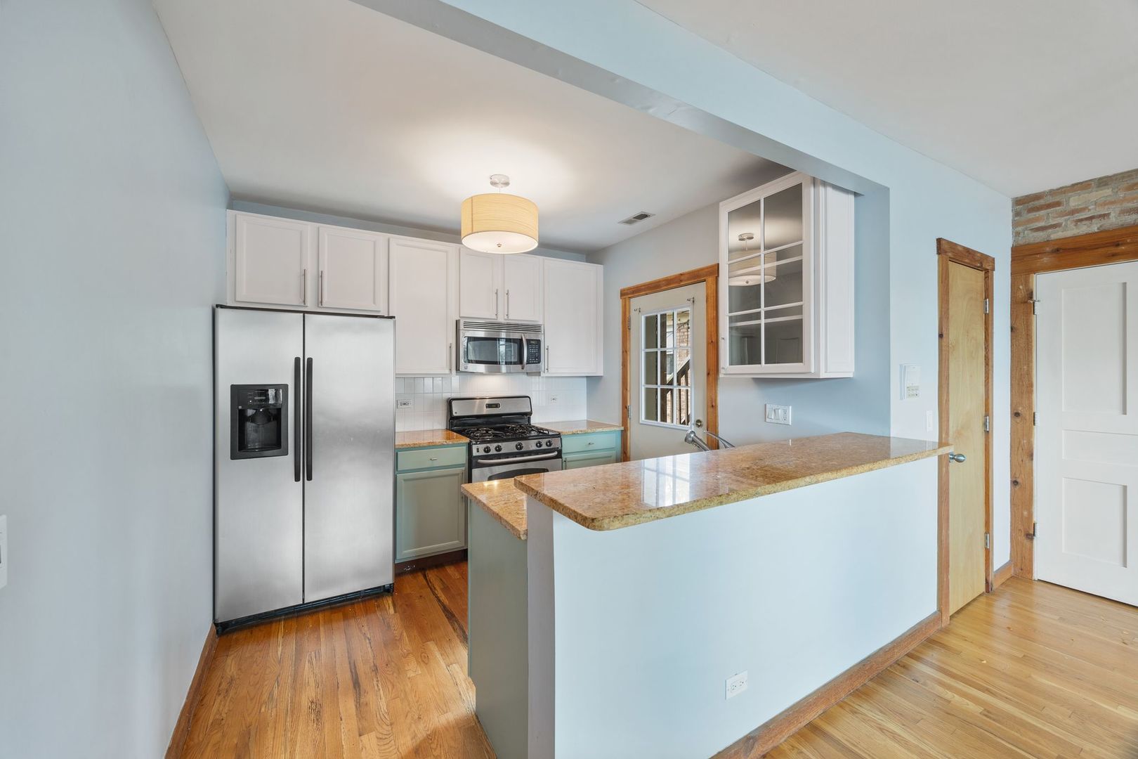 3038 W Cullom Avenue Unit: 1W