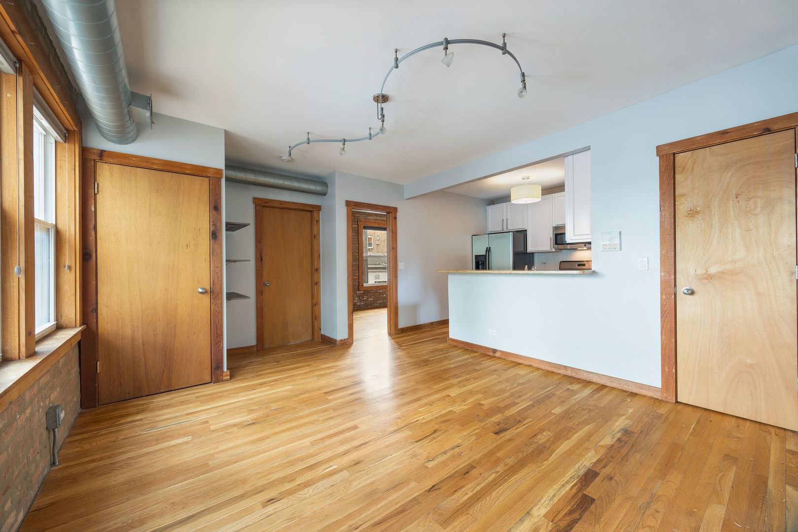 3038 W Cullom Avenue Unit: 1W
