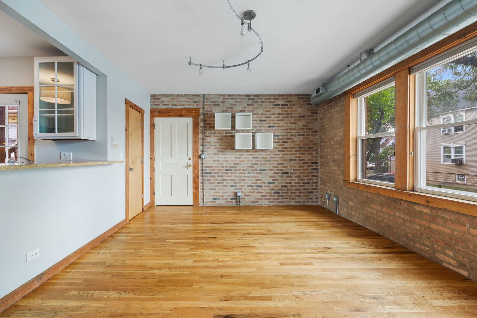 3038 W Cullom Avenue Unit: 1W