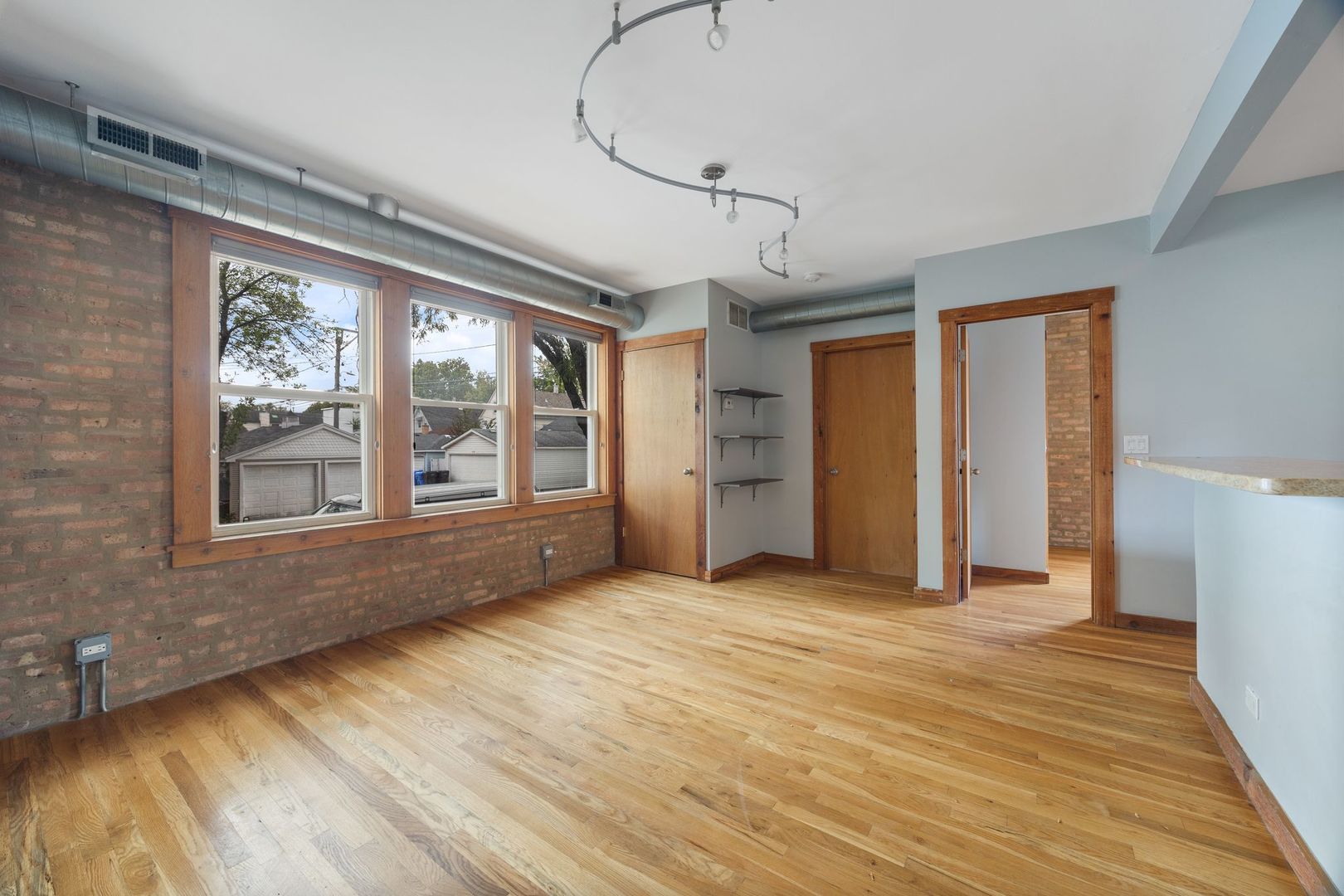 3038 W Cullom Avenue Unit: 1W