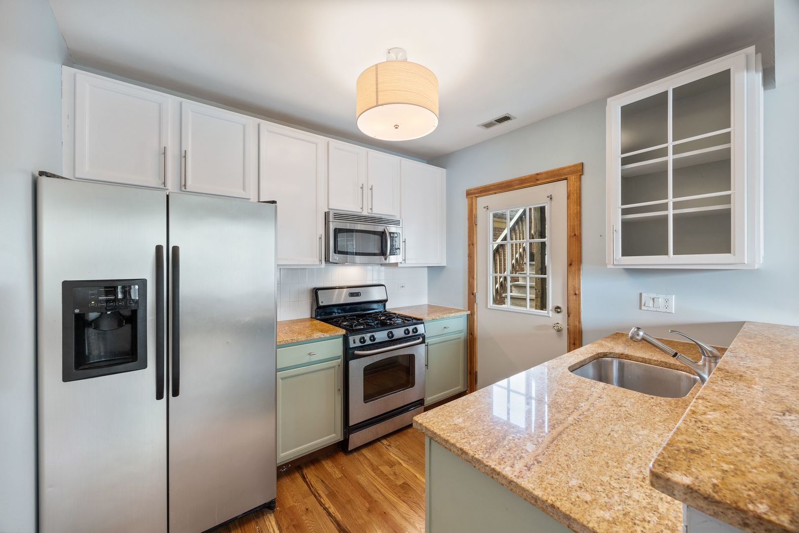 3038 W Cullom Avenue Unit: 1W