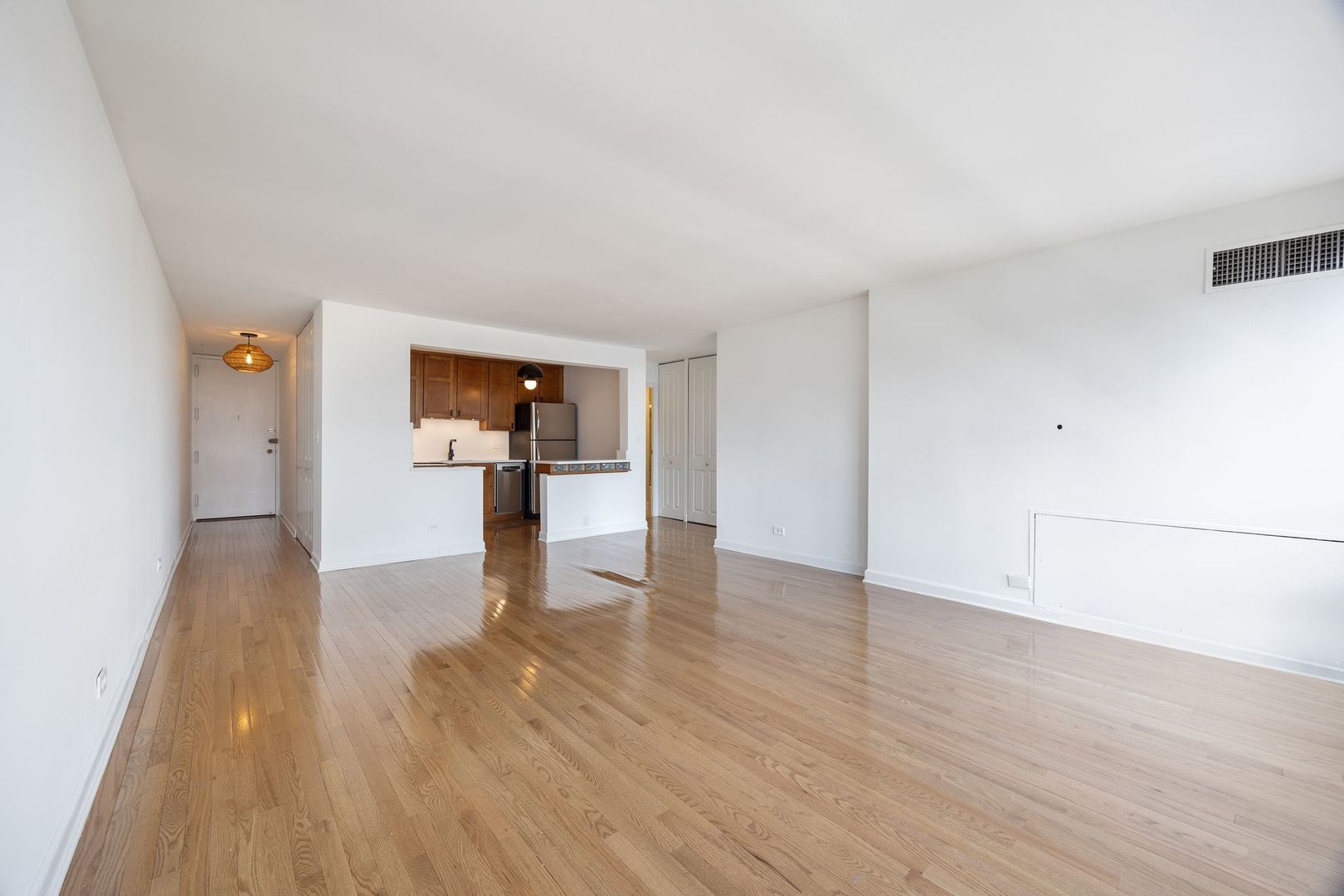 1636 N Wells Street Unit: 607