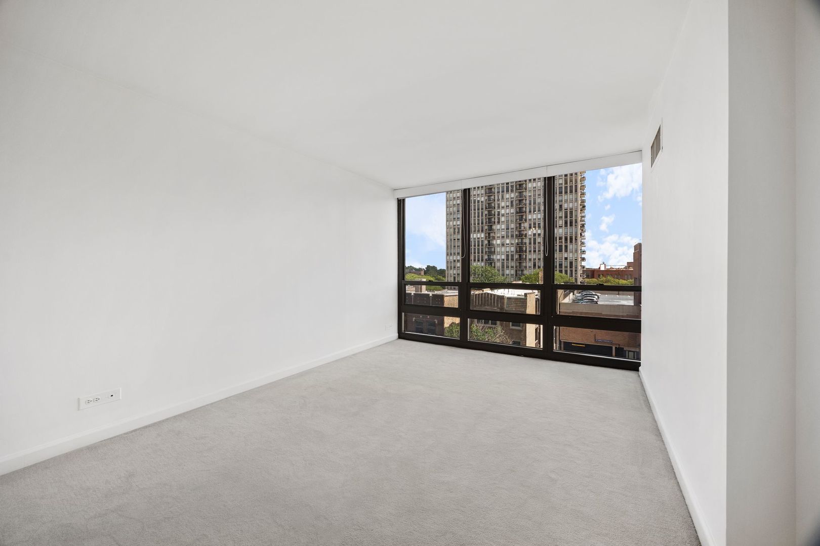 1636 N Wells Street Unit: 607
