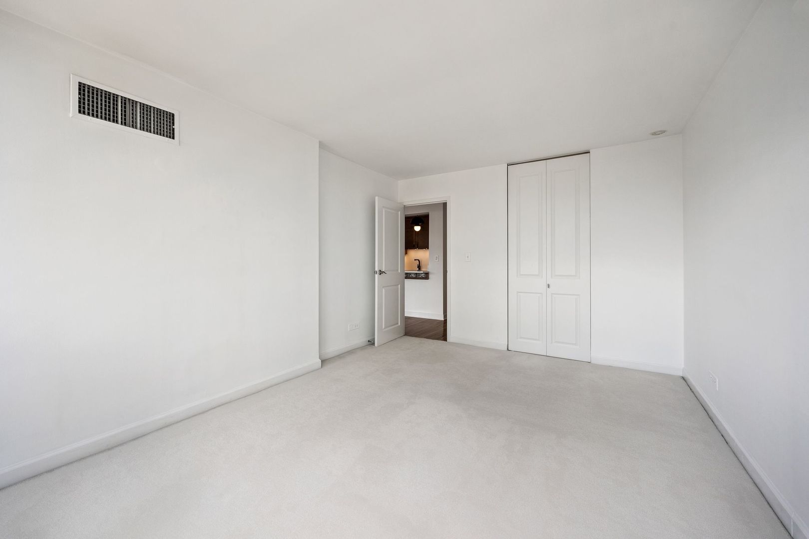 1636 N Wells Street Unit: 607