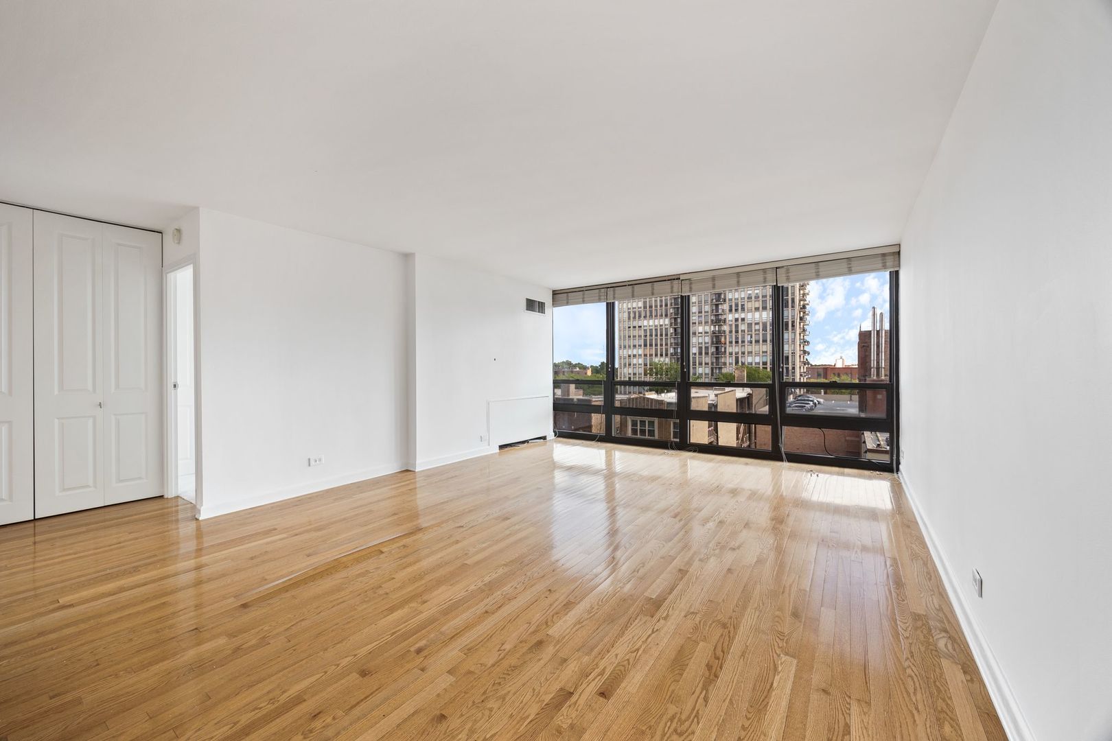 1636 N Wells Street Unit: 607