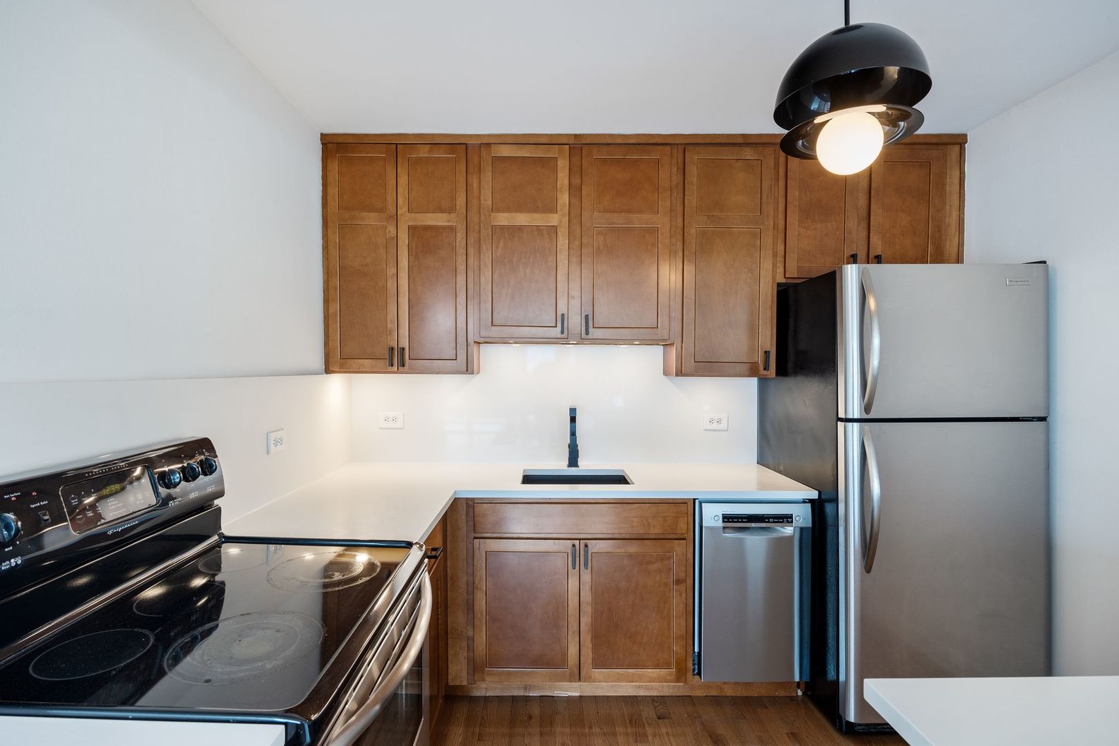 1636 N Wells Street Unit: 607