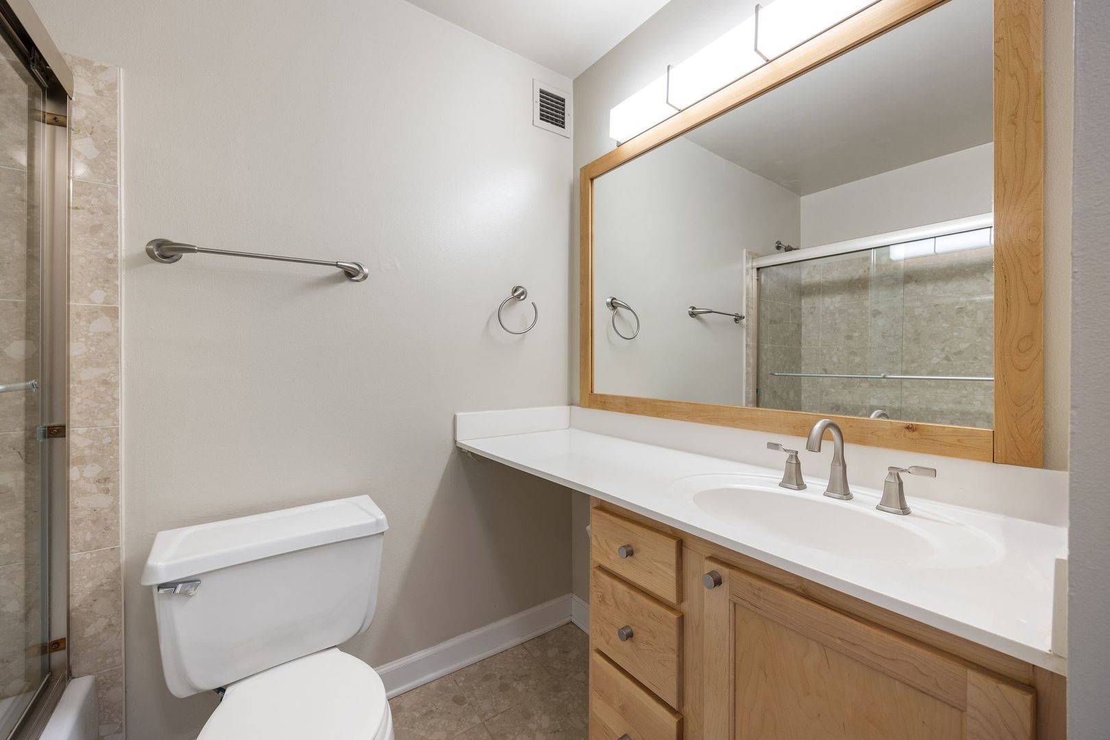 1636 N Wells Street Unit: 607