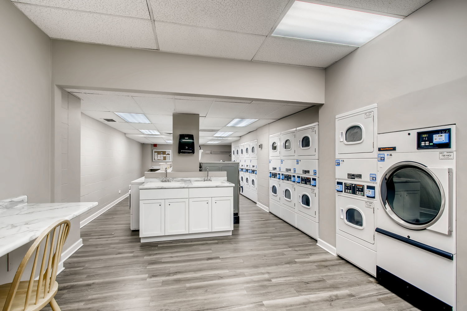1636 N Wells Street Unit: 607