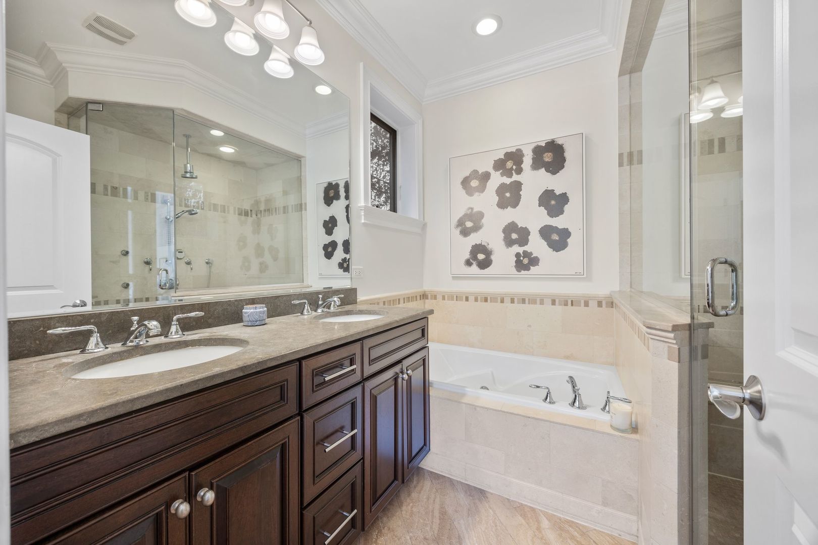 923 W Wrightwood Avenue Unit: 2
