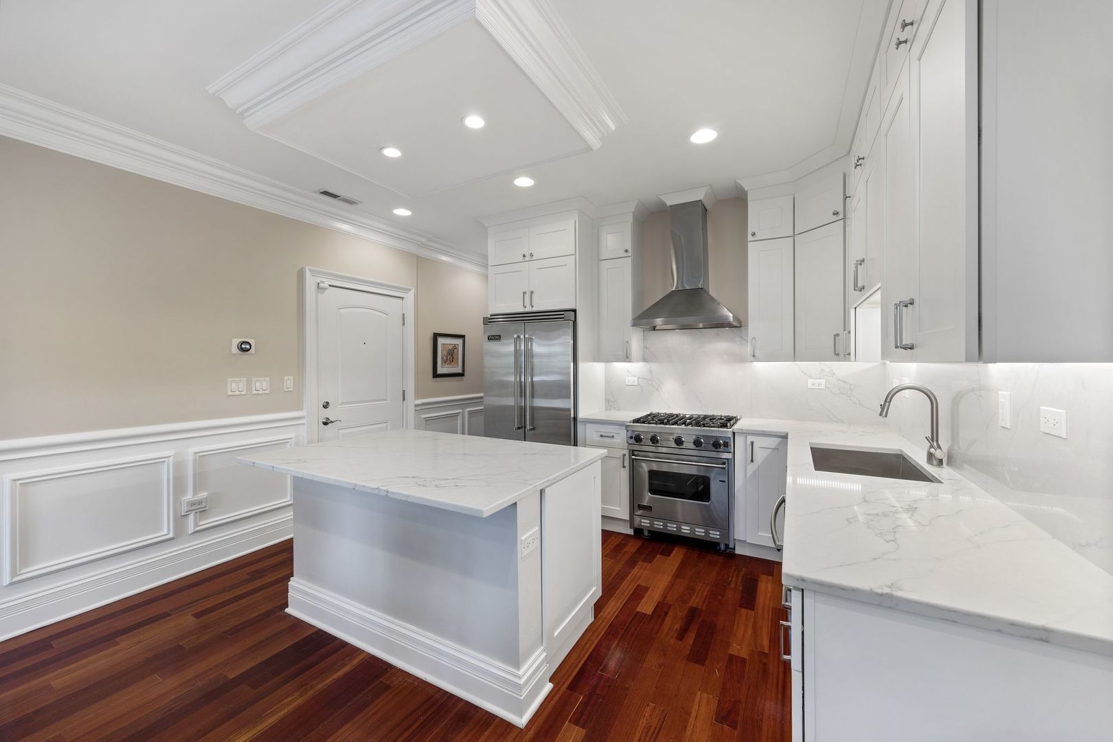 923 W Wrightwood Avenue Unit: 2