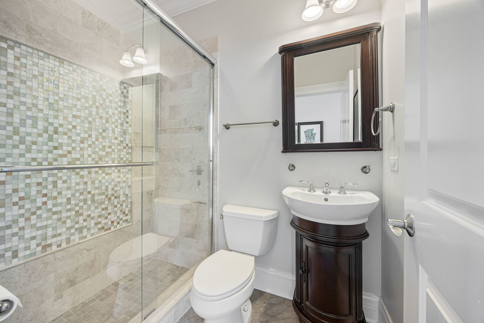 923 W Wrightwood Avenue Unit: 2