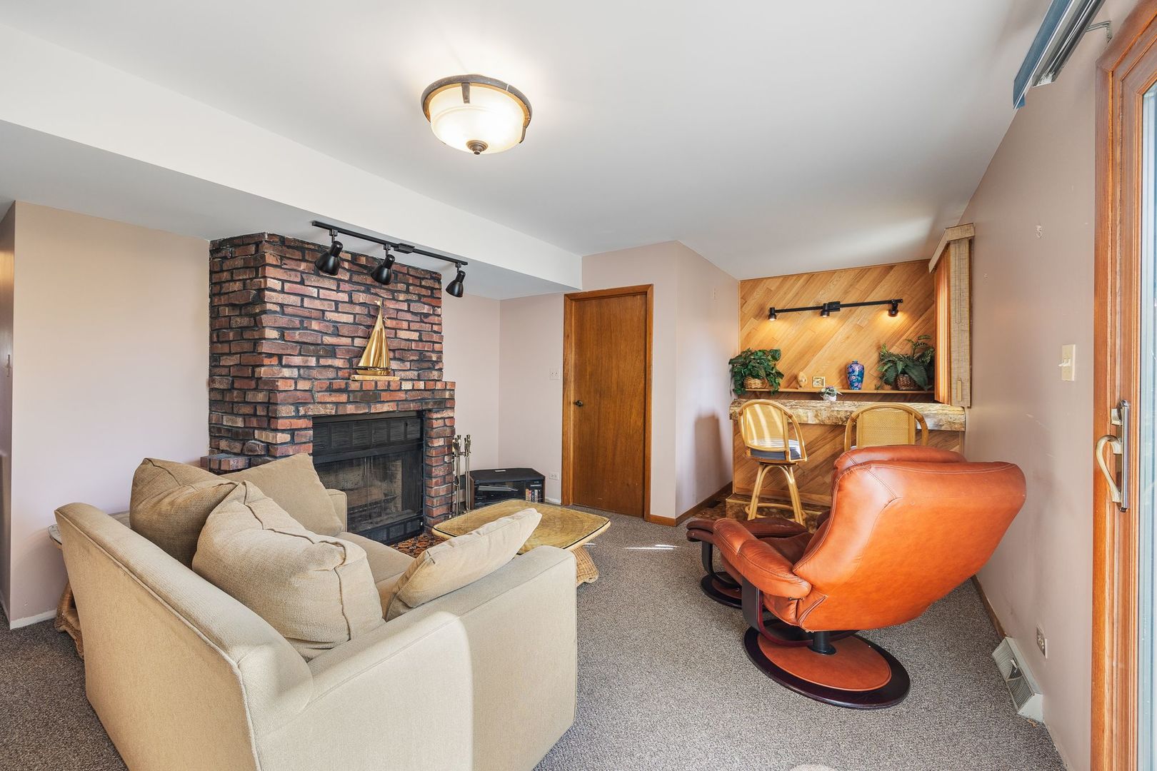 6151 W 83rd Street