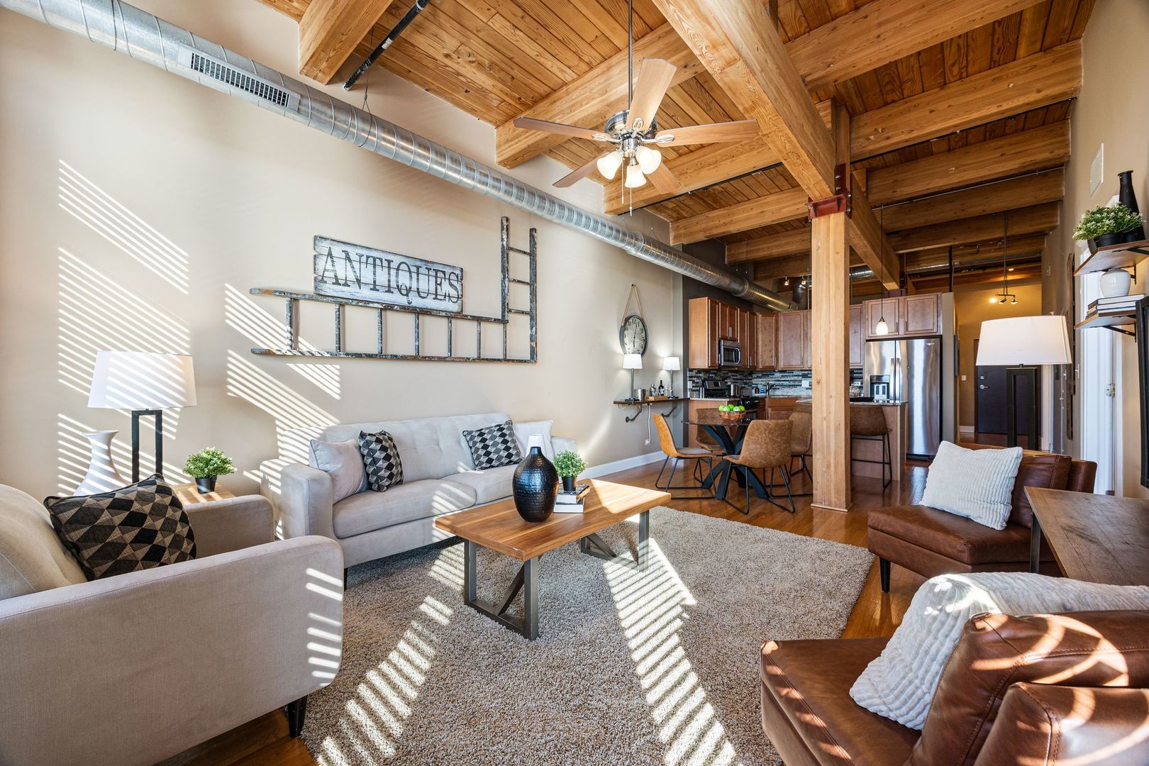 3637 N Spaulding Avenue Unit: 303