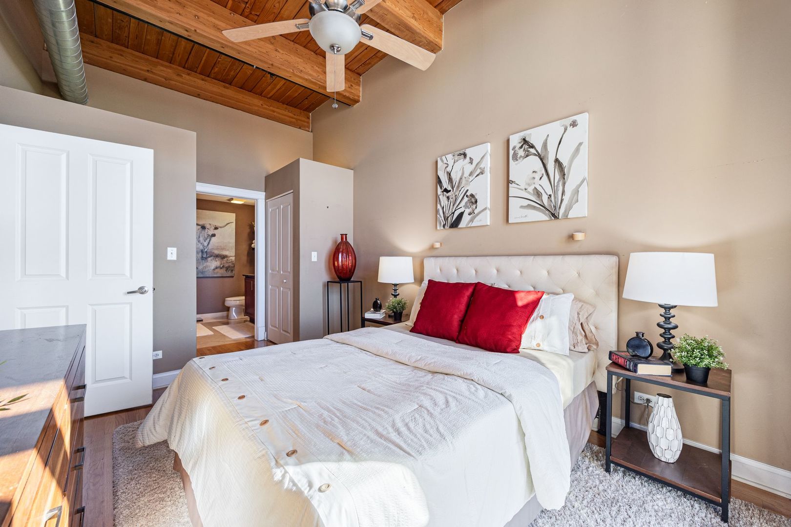 3637 N Spaulding Avenue Unit: 303