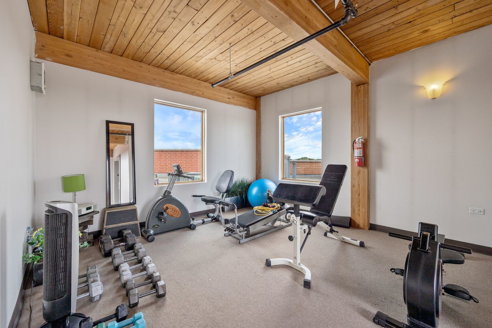3637 N Spaulding Avenue Unit: 303