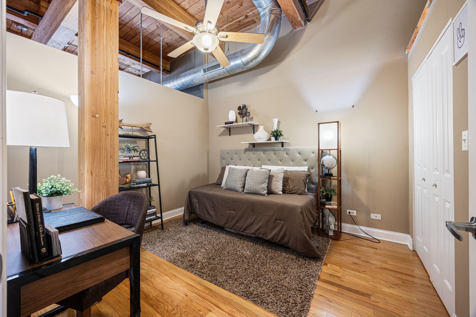 3637 N Spaulding Avenue Unit: 303