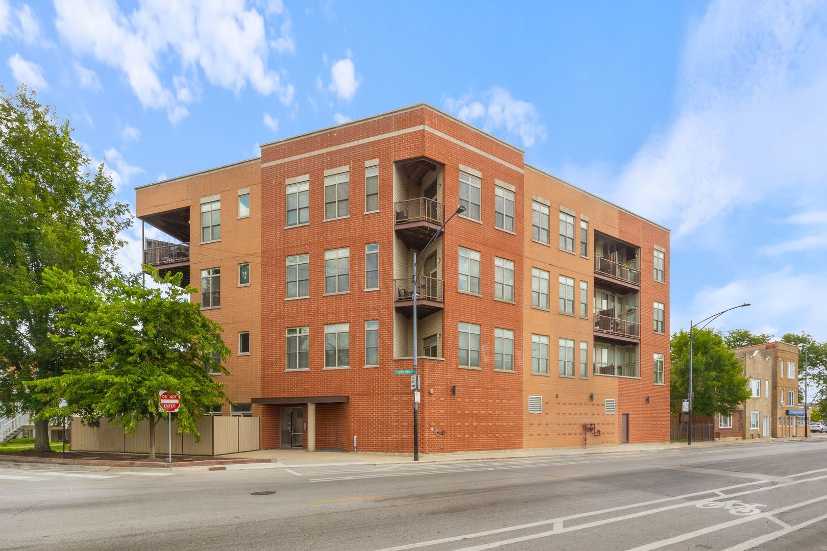 3637 N Spaulding Avenue Unit: 303