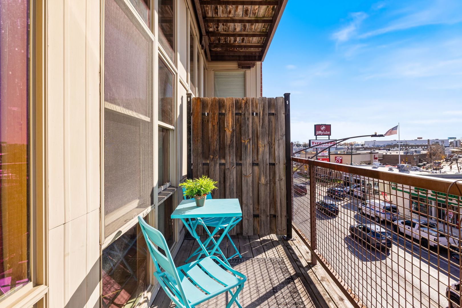 3637 N Spaulding Avenue Unit: 303